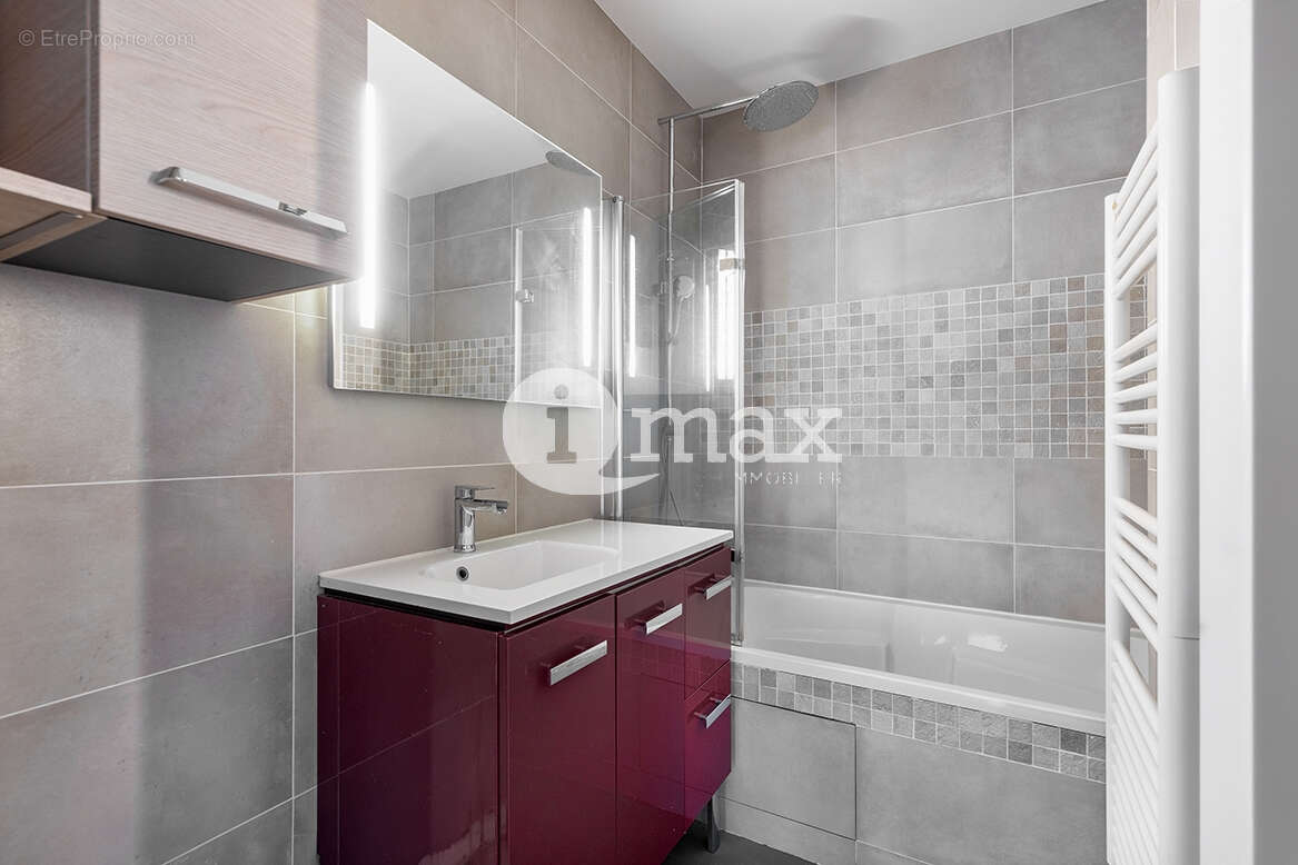 Appartement à LEVALLOIS-PERRET