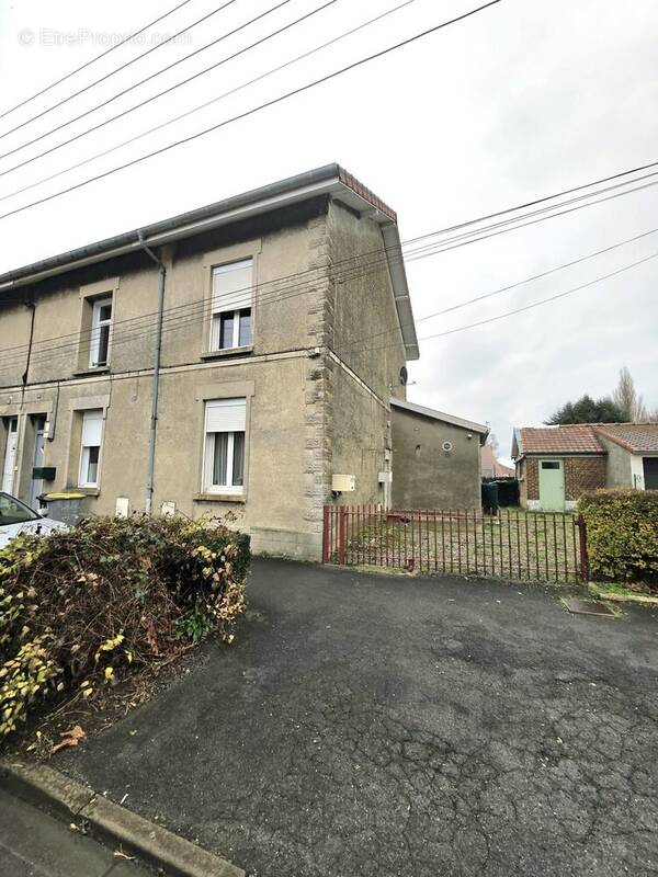 Maison à AULNOYE-AYMERIES