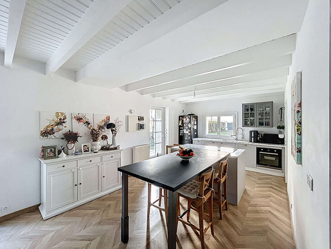 Maison à AMBARES-ET-LAGRAVE
