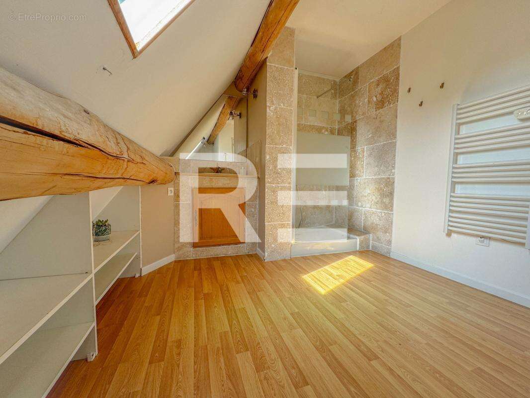 Maison à BELLEGARDE