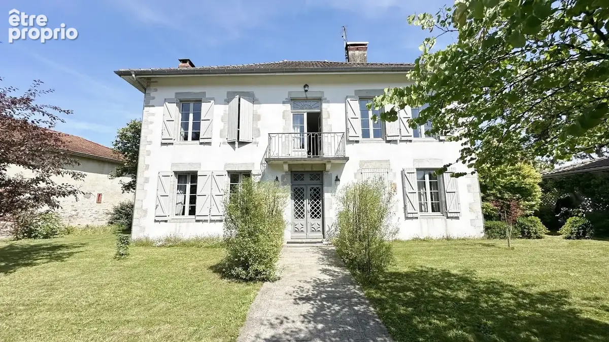 Maison de maitre de type t9 de 330 m2 avec piscine - photo 22