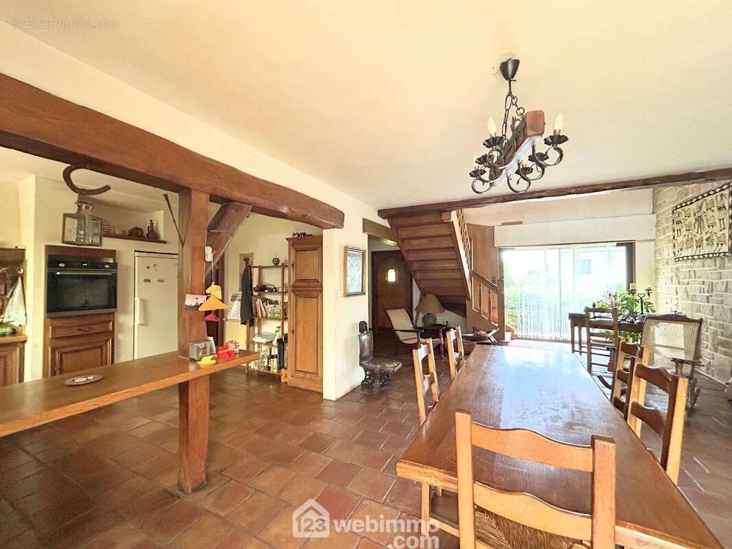 Maison à TREDREZ-LOCQUEMEAU