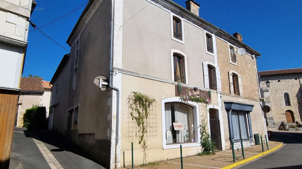 Commerce 80 m² à Saint-Pardoux-La-Riviere  - photo 7