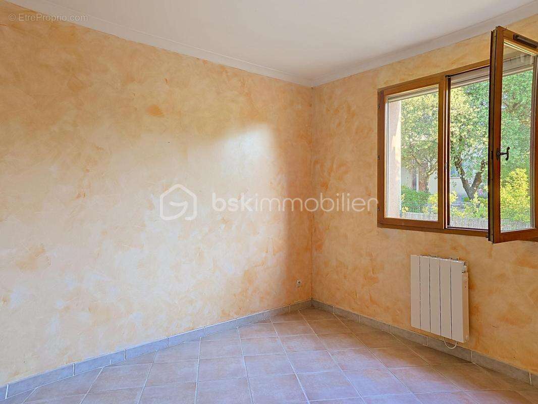 Vers-Pont-du-Gard – Maison de plain-pied 4 pièces – 94 m² – Vue panoramique exceptionnelle sur les collines de Collias - photo 10