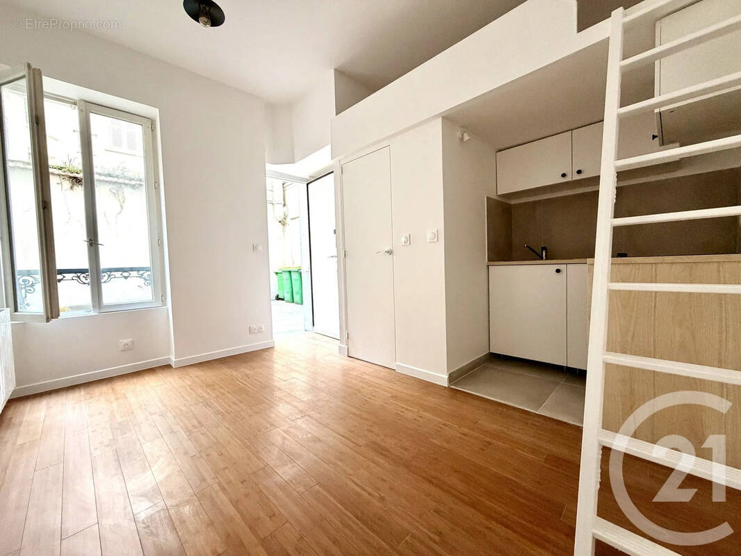 Appartement à PARIS-18E
