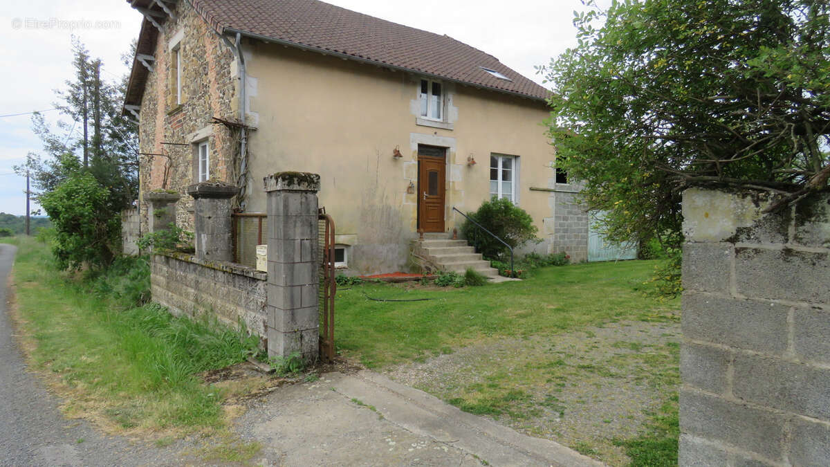 Maison à LANOUAILLE