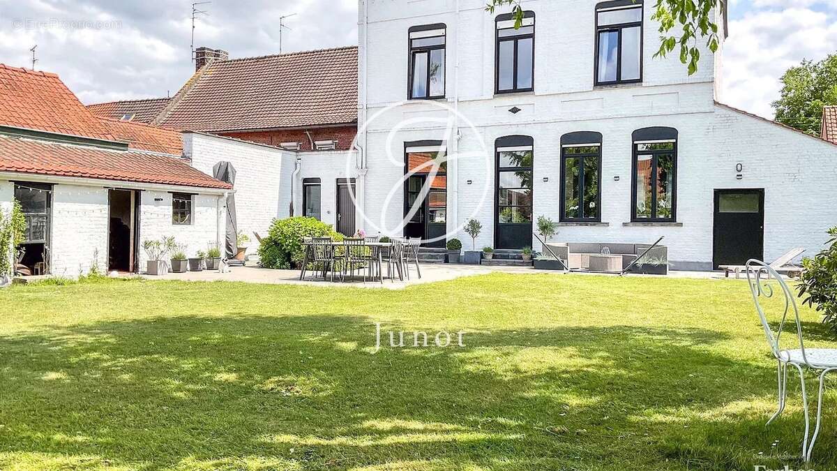 Maison à LEERS