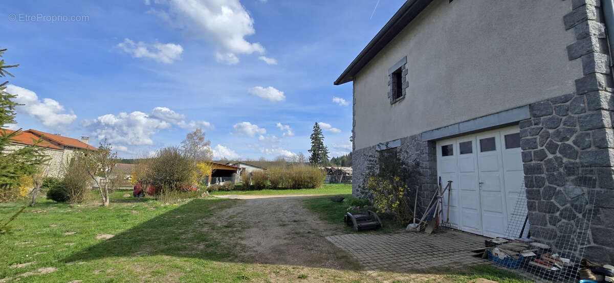 Maison à DUNIERES