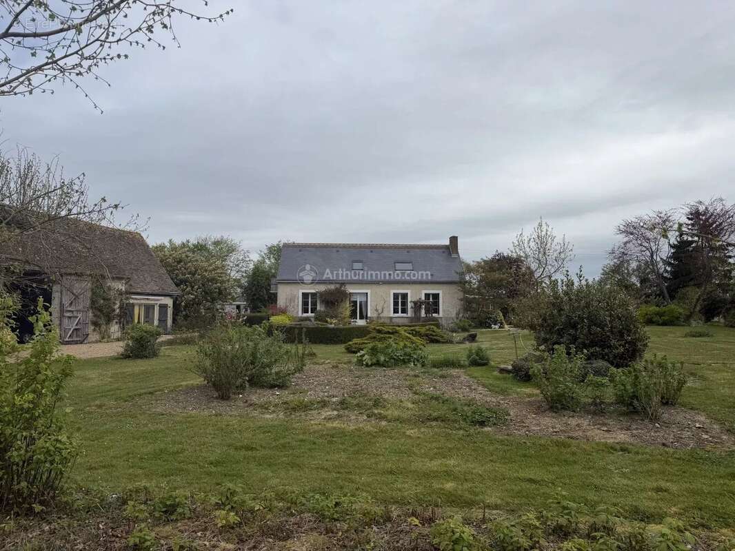 Maison à VILLEDIEU-LE-CHATEAU