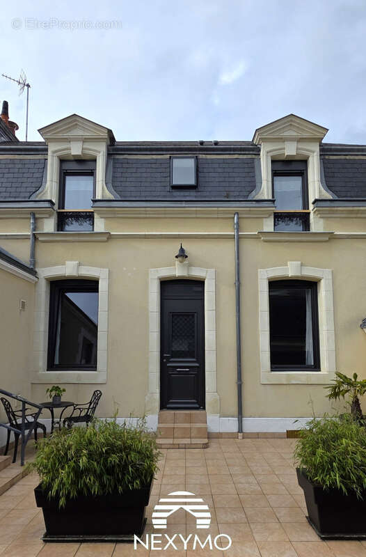 Maison à COULAINES