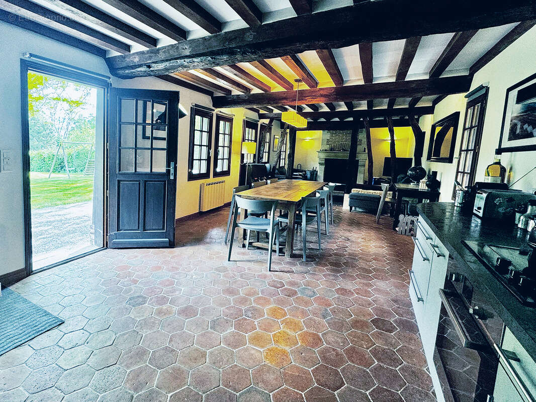 Maison à CORMEILLES