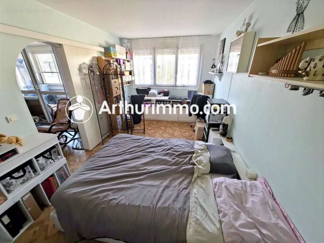 Appartement à SAVIGNY-LE-TEMPLE