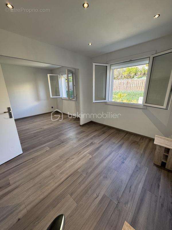 34500 beziers crouzette - villa plain pied 66m2 - 2 faces - rénovée - terrasse avant - jardinet arrière - photo 6
