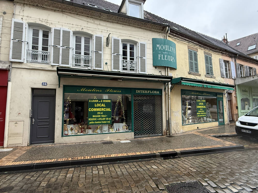 Commerce à MOULINS