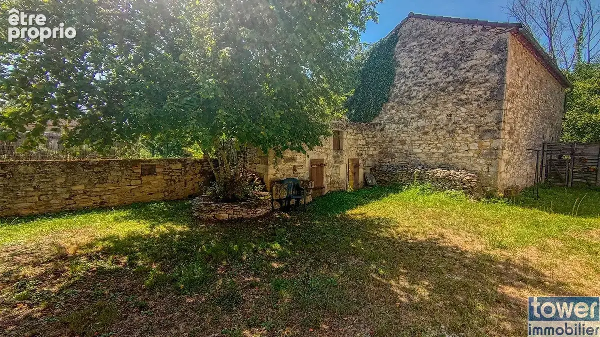 Plain pied maison en pierre avec source. 71 m2  et ses depedances 2 kms centre prayssac - photo 13