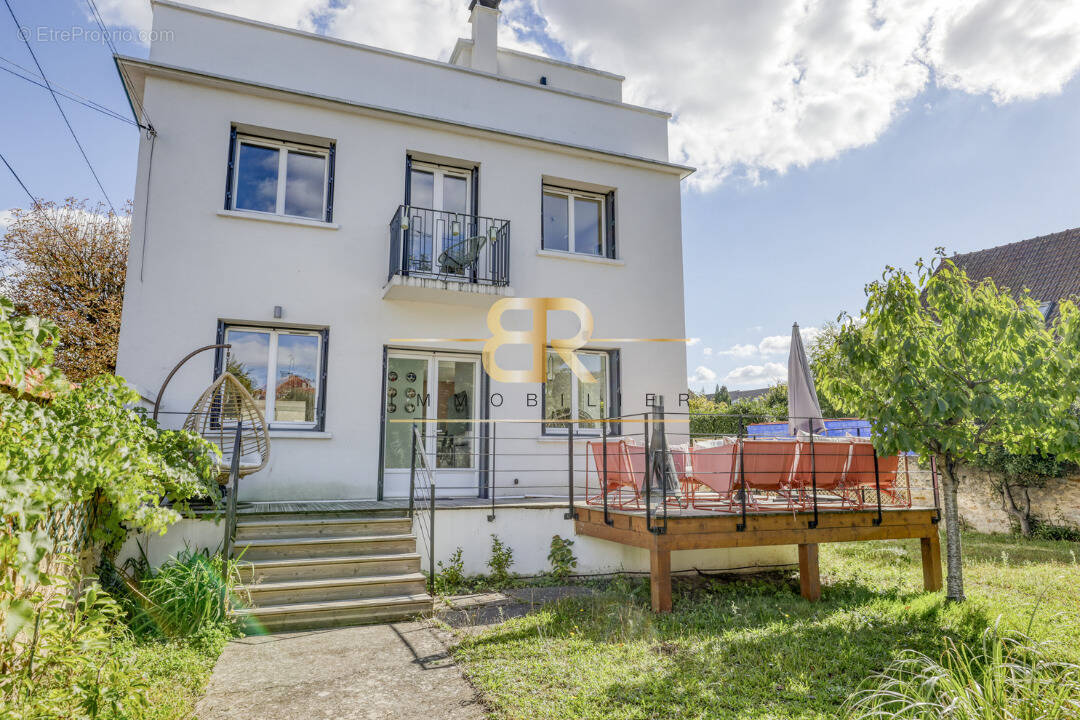 Maison à SAINT-MAUR-DES-FOSSES