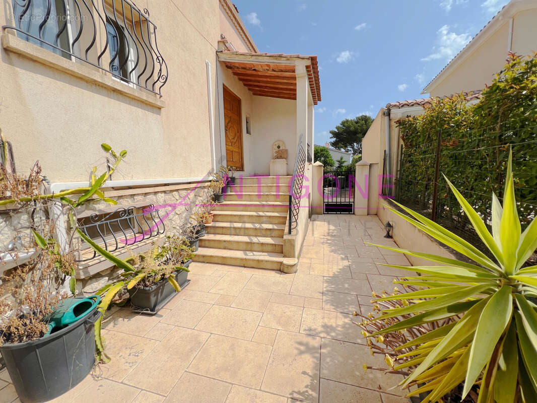 Appartement à SIX-FOURS-LES-PLAGES