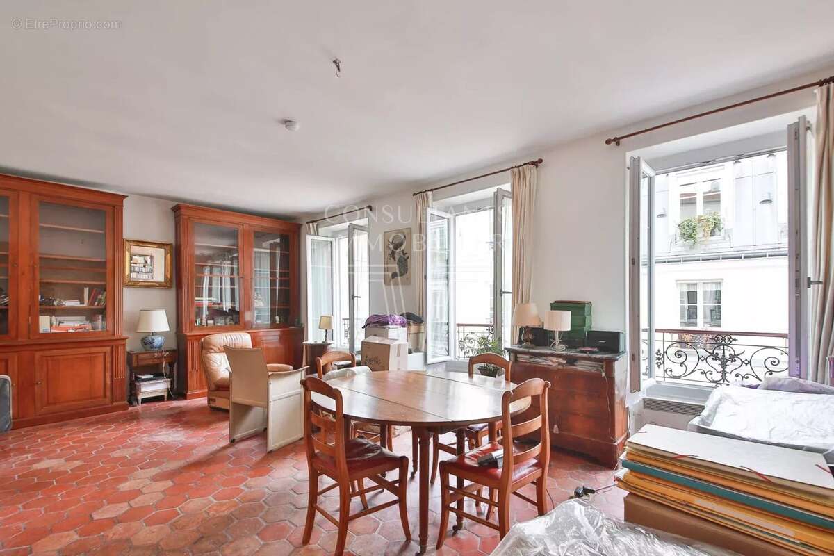 Appartement à PARIS-7E