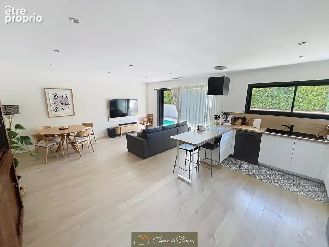 Villa 3 faces de plain pied type 4 -piscine -jardin - garage - - photo 5
