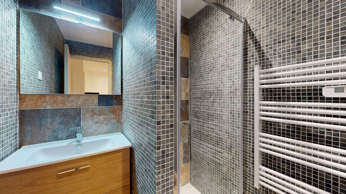 Appartement à VALLAURIS