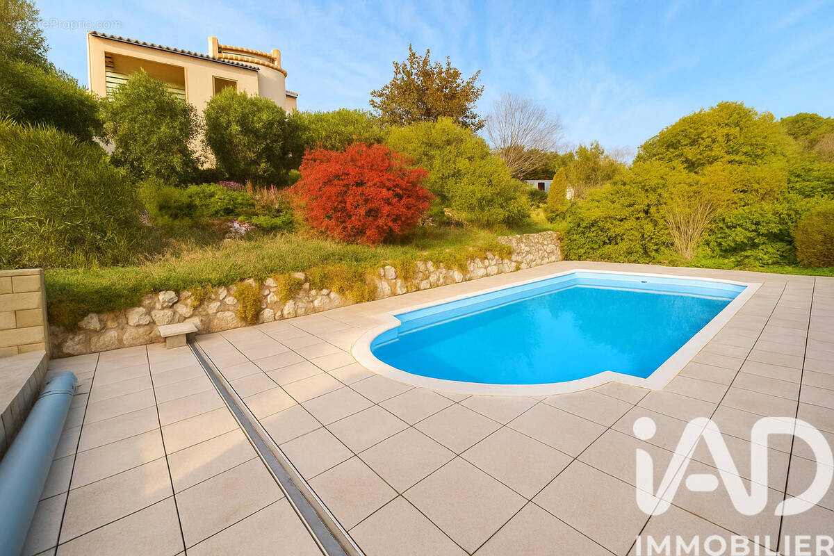 Photo 1 - Maison à LA GARDE-ADHEMAR
