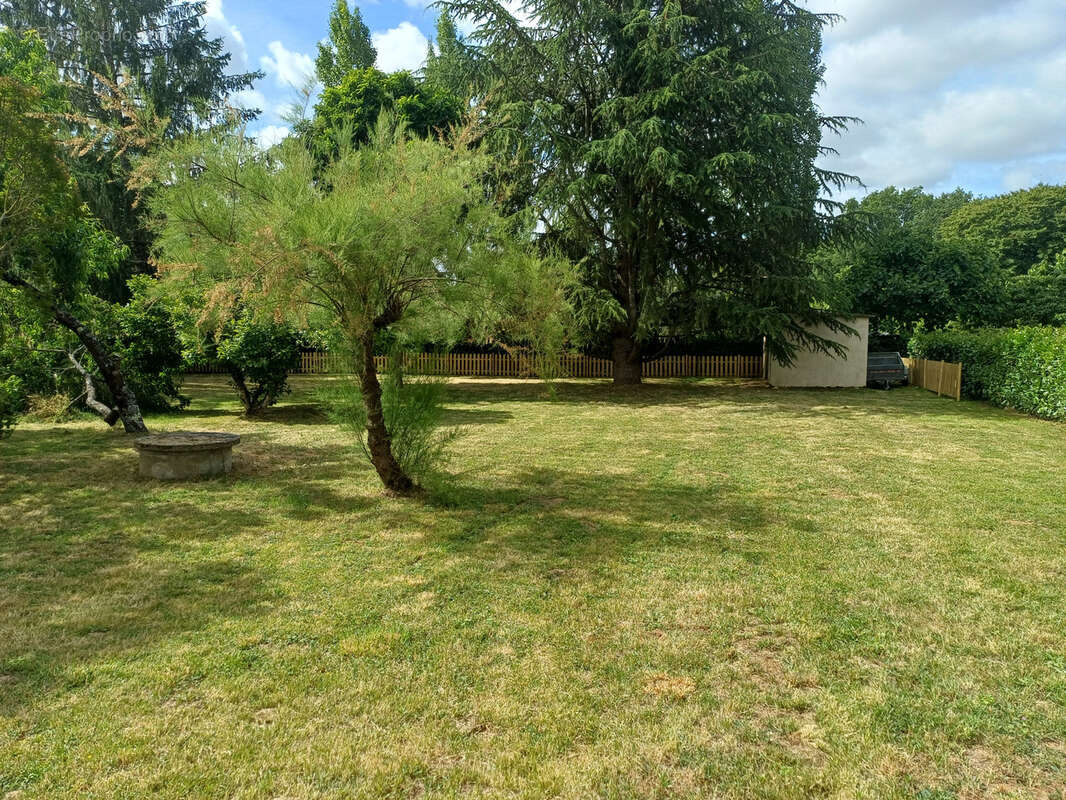 Maison à SAINT-PIERRE-D'EXIDEUIL
