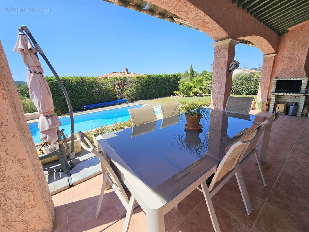 Maison à BAGNOLS-EN-FORET