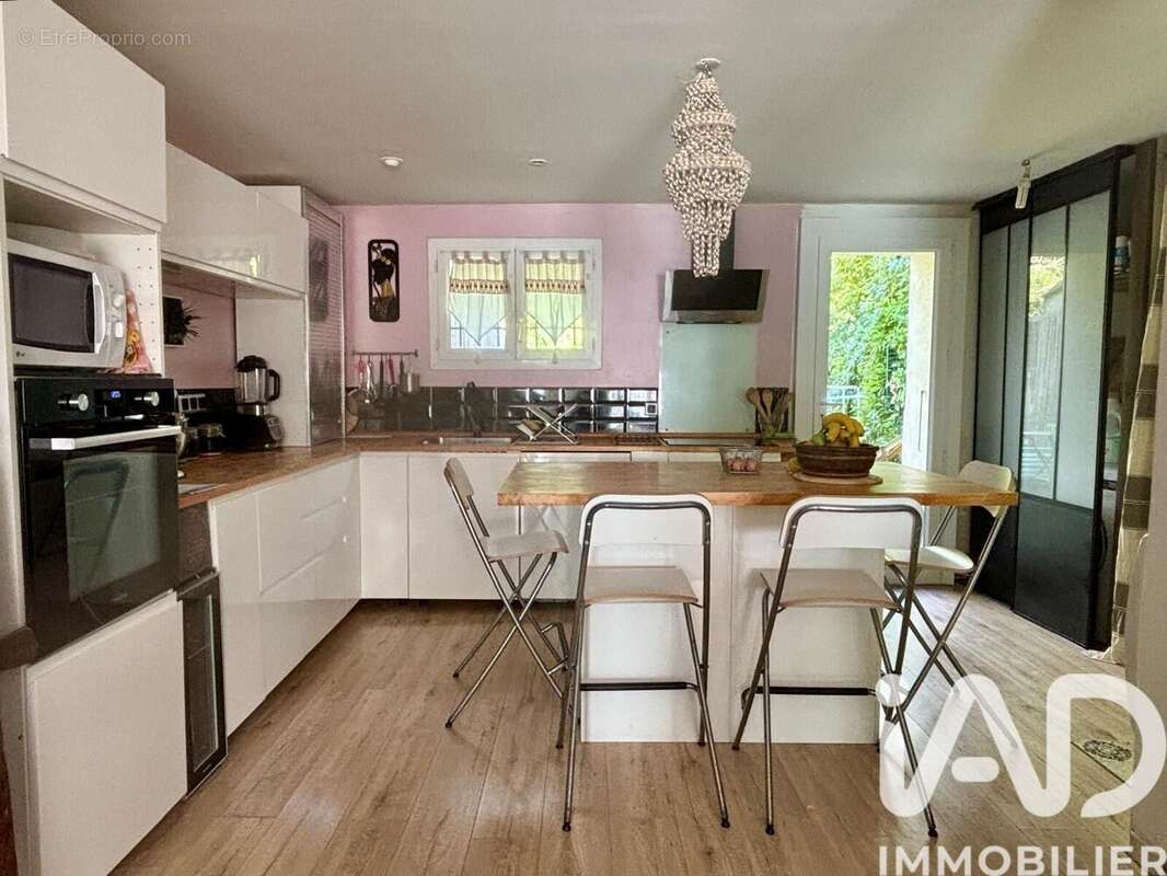 Photo 3 - Maison à ENTRAIGUES-SUR-LA-SORGUE