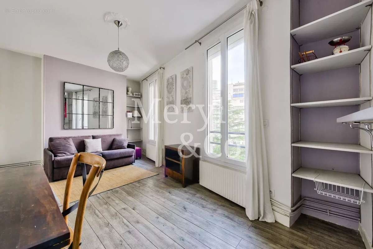 Appartement à PARIS-14E