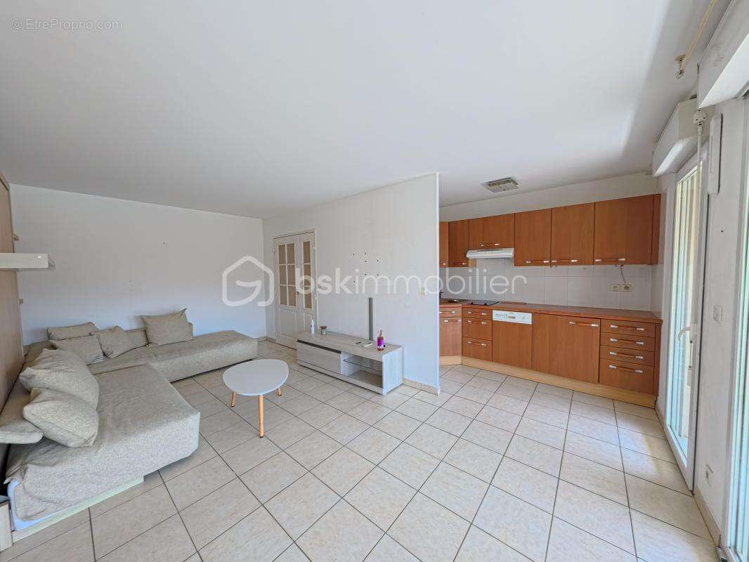 Appartement à VALLAURIS