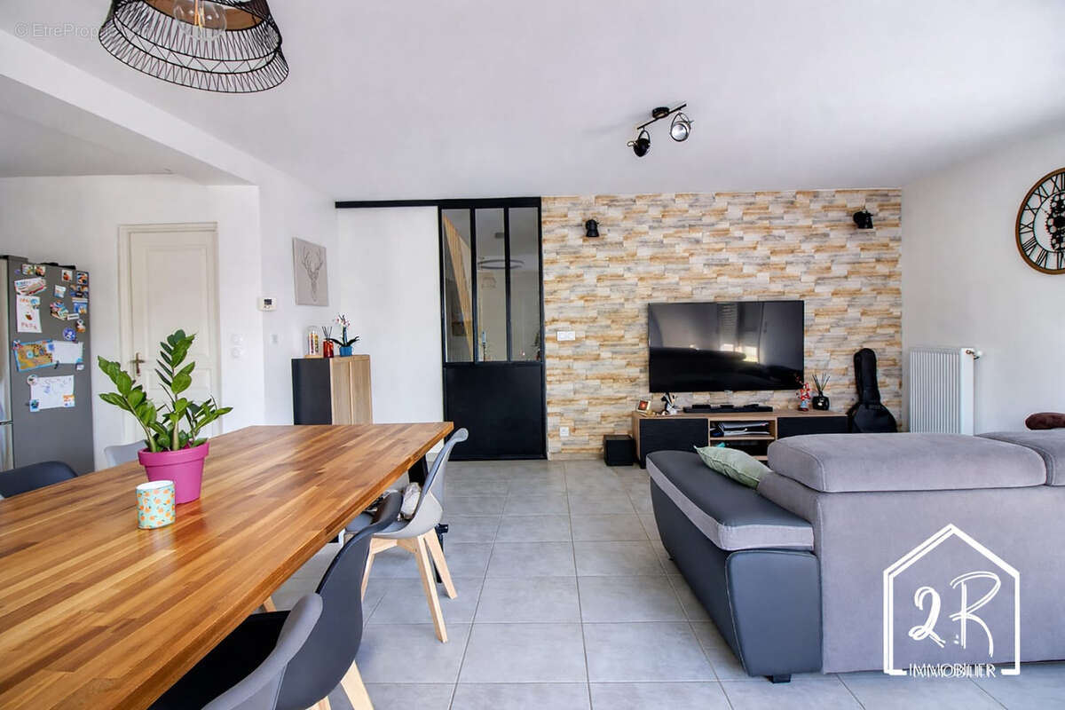 Maison à TERNAY