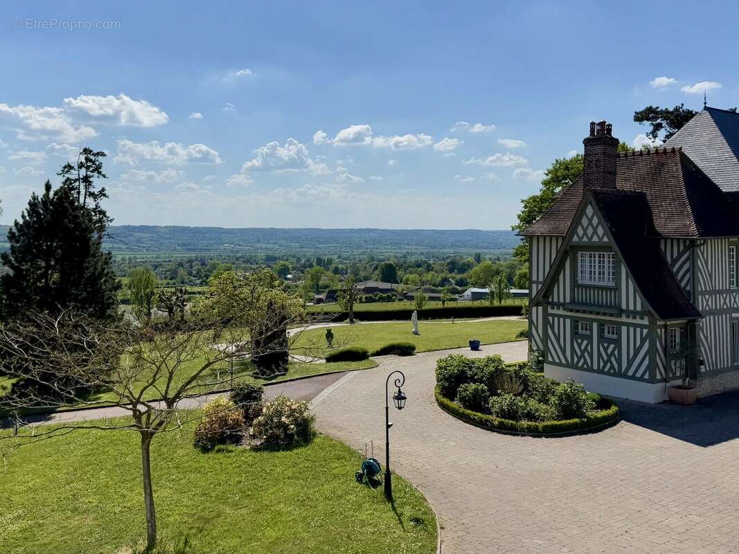 Maison à PONT-L&#039;EVEQUE