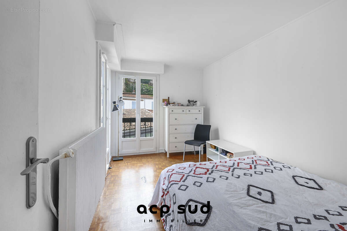 Appartement à MARSEILLE-6E