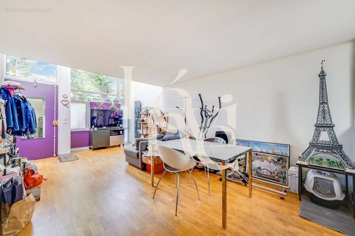 Appartement à CHARENTON-LE-PONT