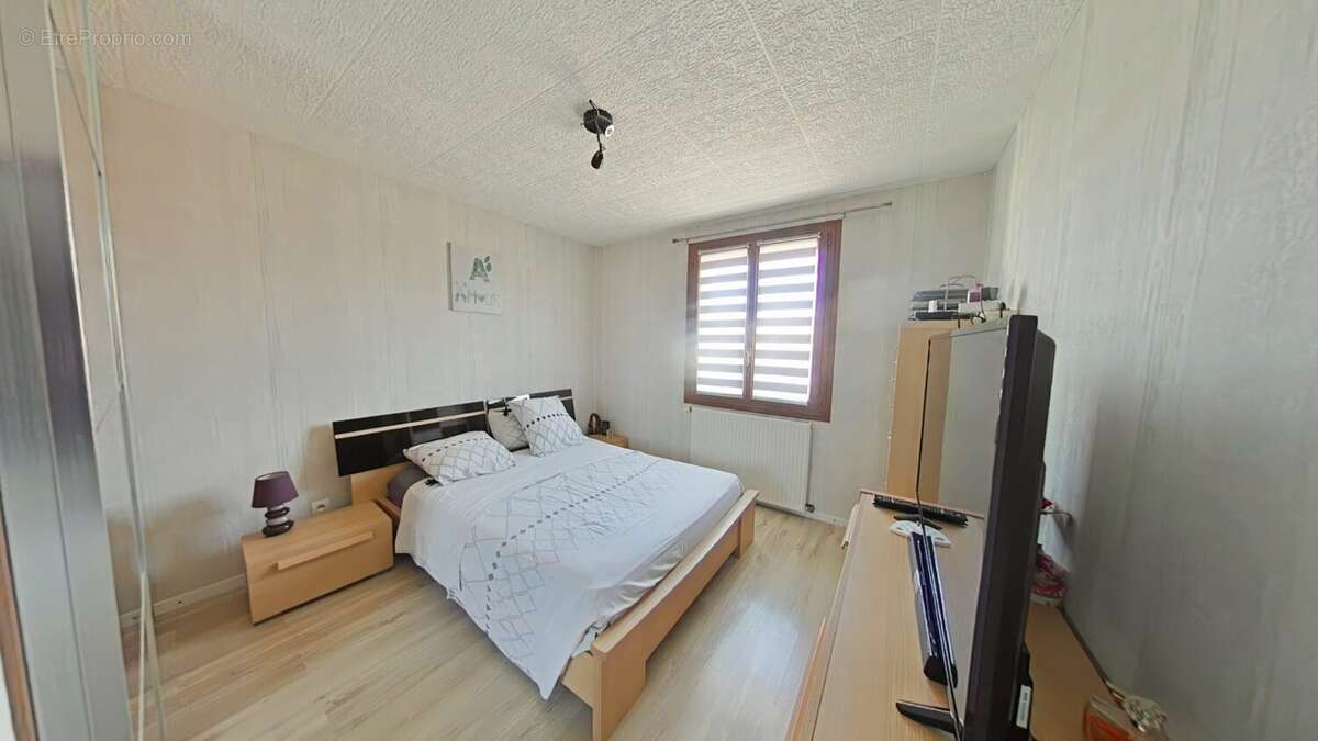 Maison 89 m² à Veauche  - photo 7