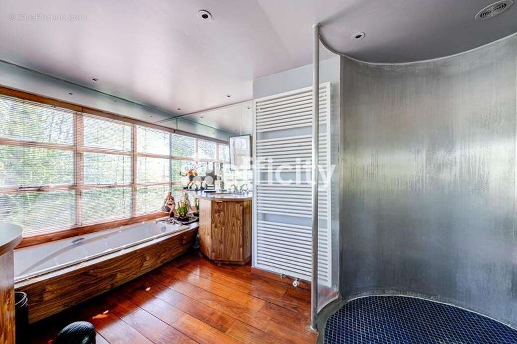 Maison à ISSY-LES-MOULINEAUX