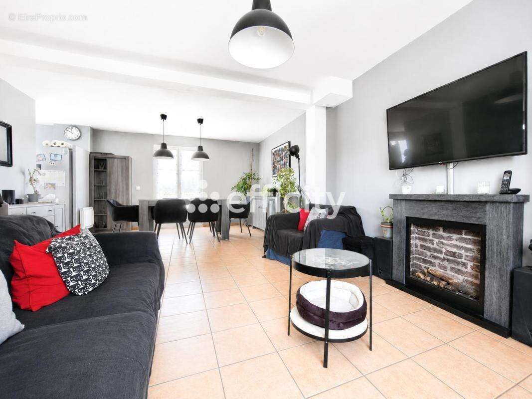 Maison 120 m² à La Chapelle-En-Serval  - photo 2