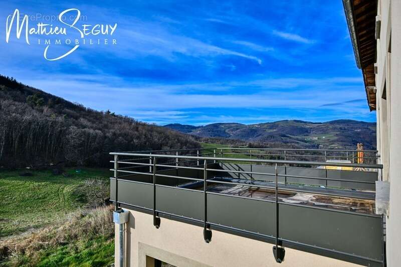 Appartement à THURINS