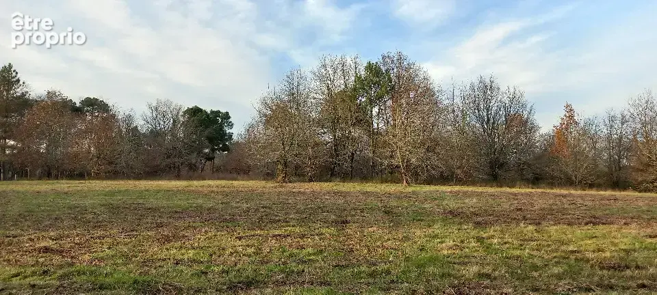 Terrain à SAINT-LAURENT-DES-HOMMES