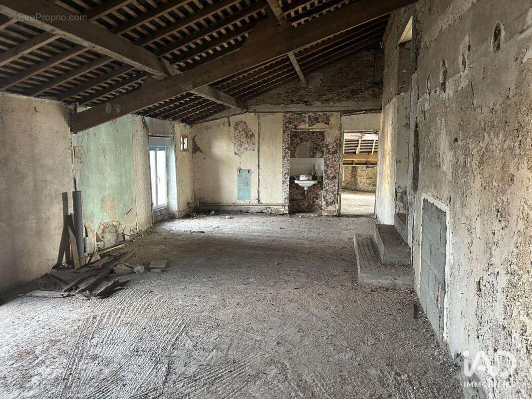 Photo 9 - Commerce à LE CELLIER