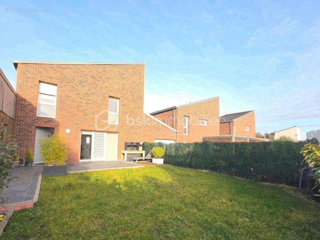 Maison à VERT-SAINT-DENIS