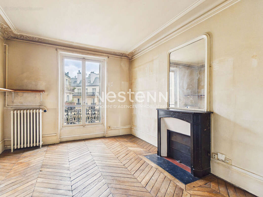 Appartement à PARIS-10E