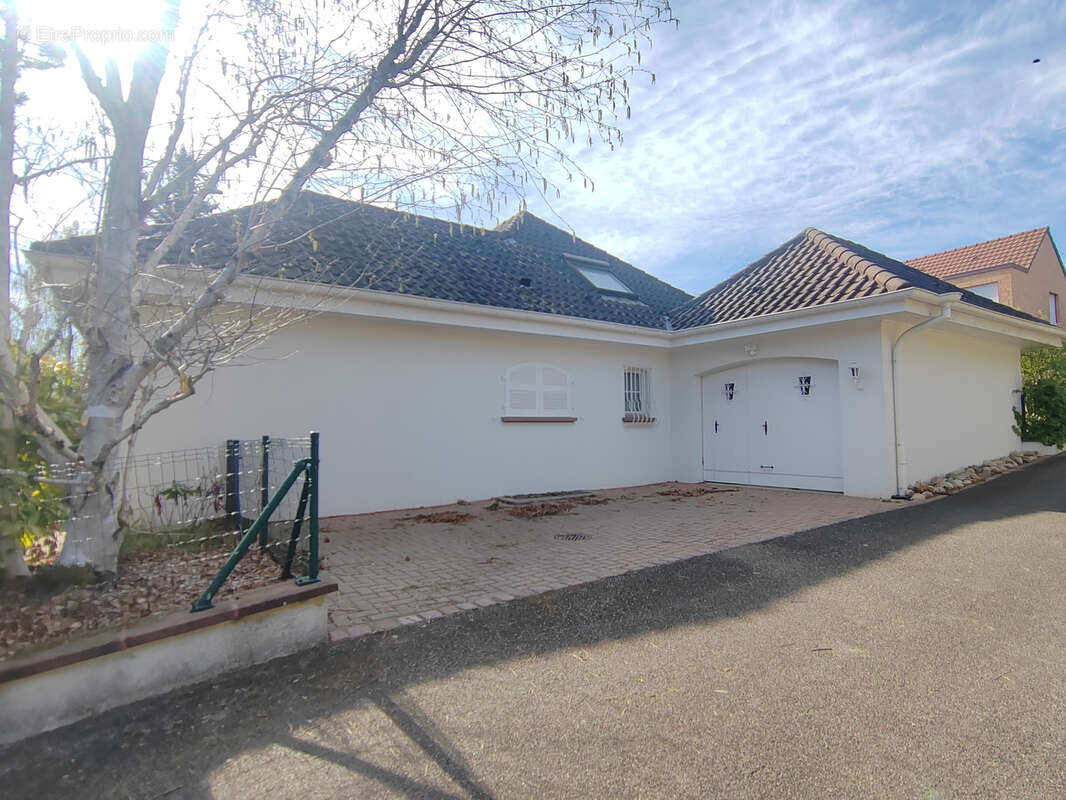 Élégante maison familiale au charme intemporel - photo 2
