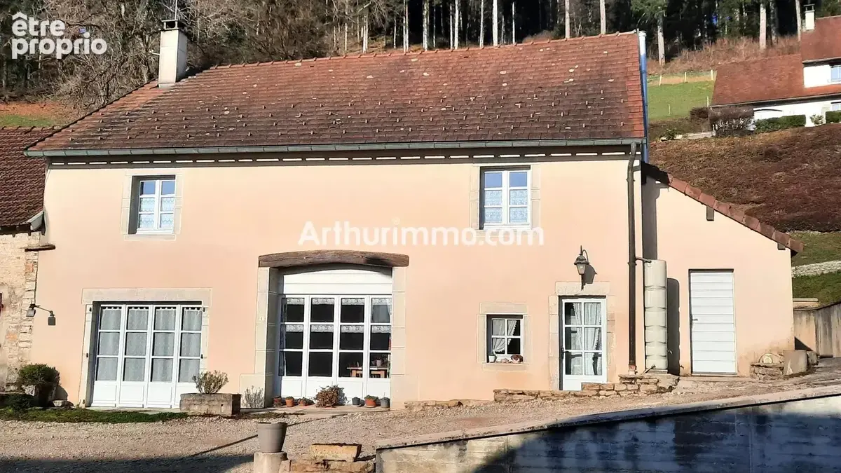 Photo Maison à Orgelet au prix de 249 000€