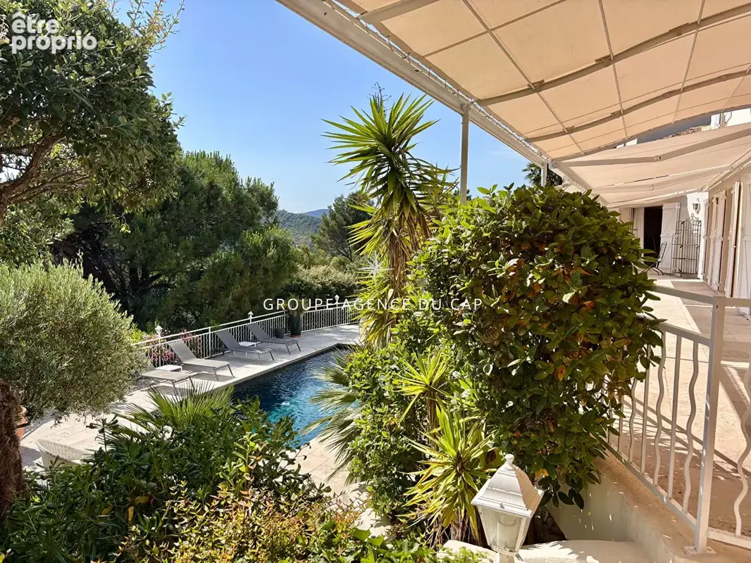 À vendre villa beaux volumes 6 chambres vue mer sud-ouest parkings aux issambres - photo 16