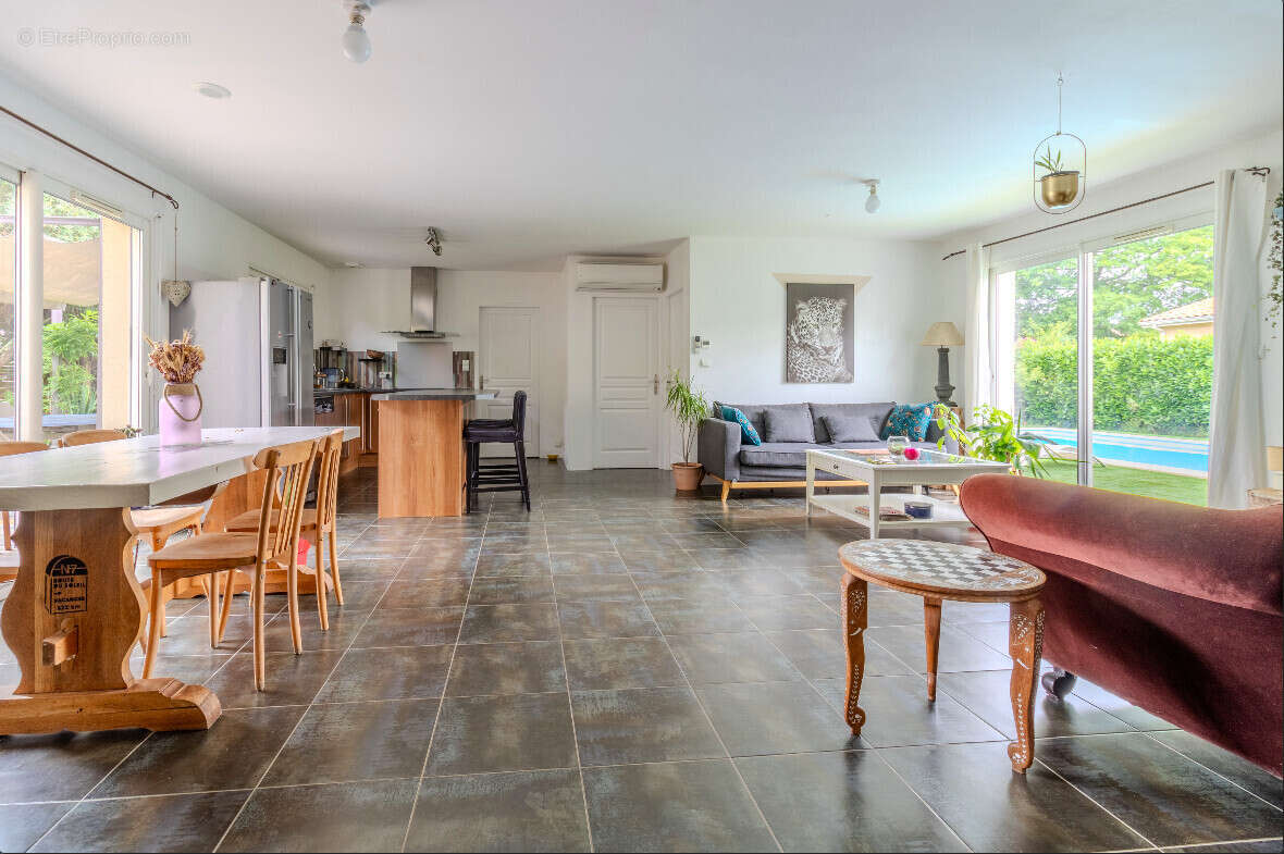 Maison 6 pièces 150 m² avec piscine à Créon - photo 3