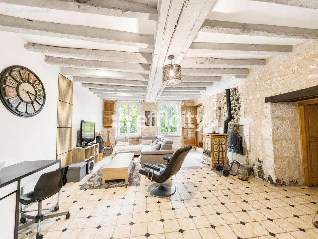 Maison 158 m² à Saint-Germain-Des-Grois  - photo 4