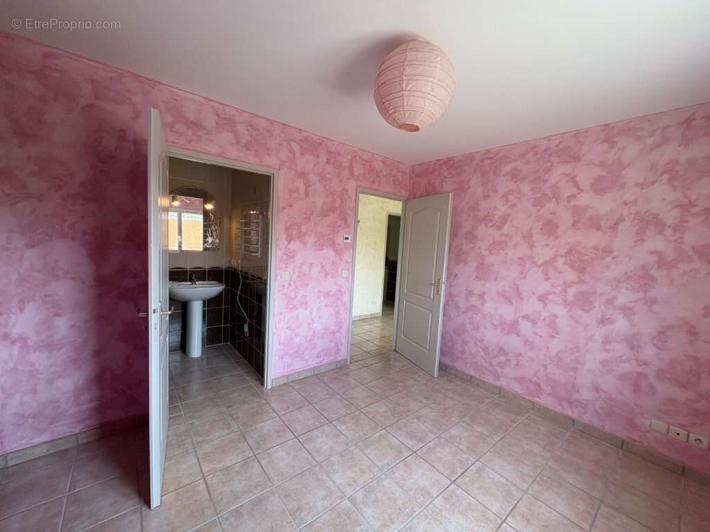 Craintilleux - Villa de plain pied 88,25m² - photo 13