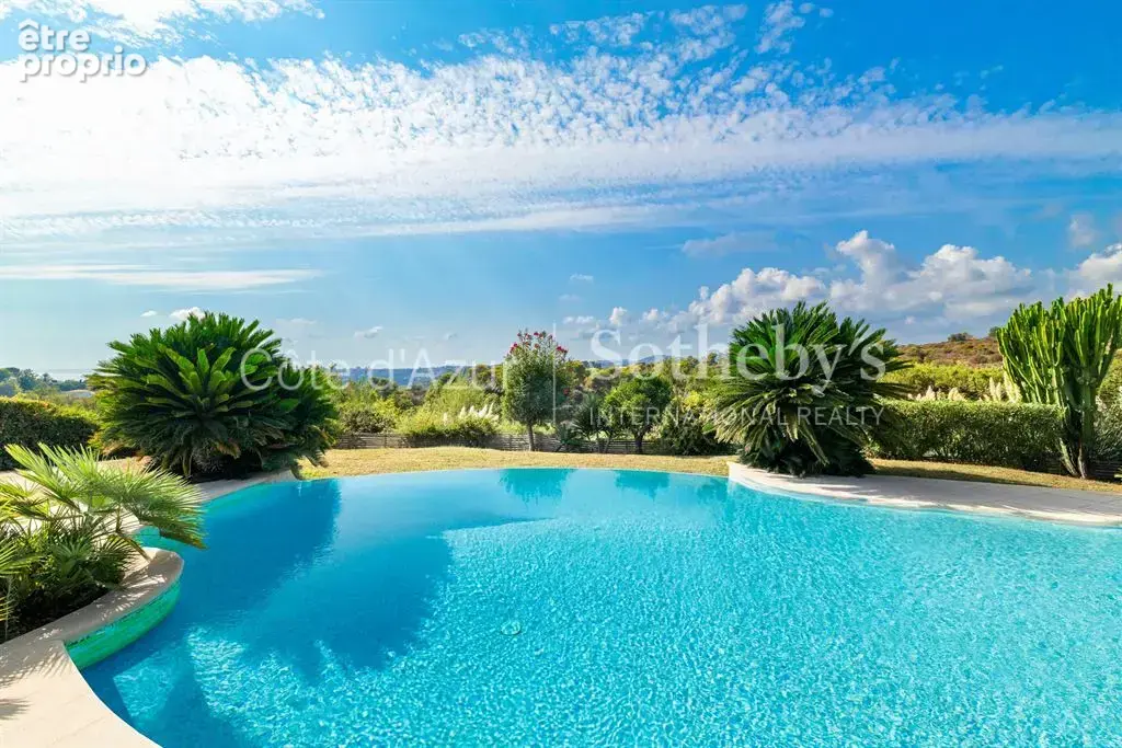 Villeneuve Loubet, villa de 205 m² avec piscine dans un domaine privé sécurisé - photo 4