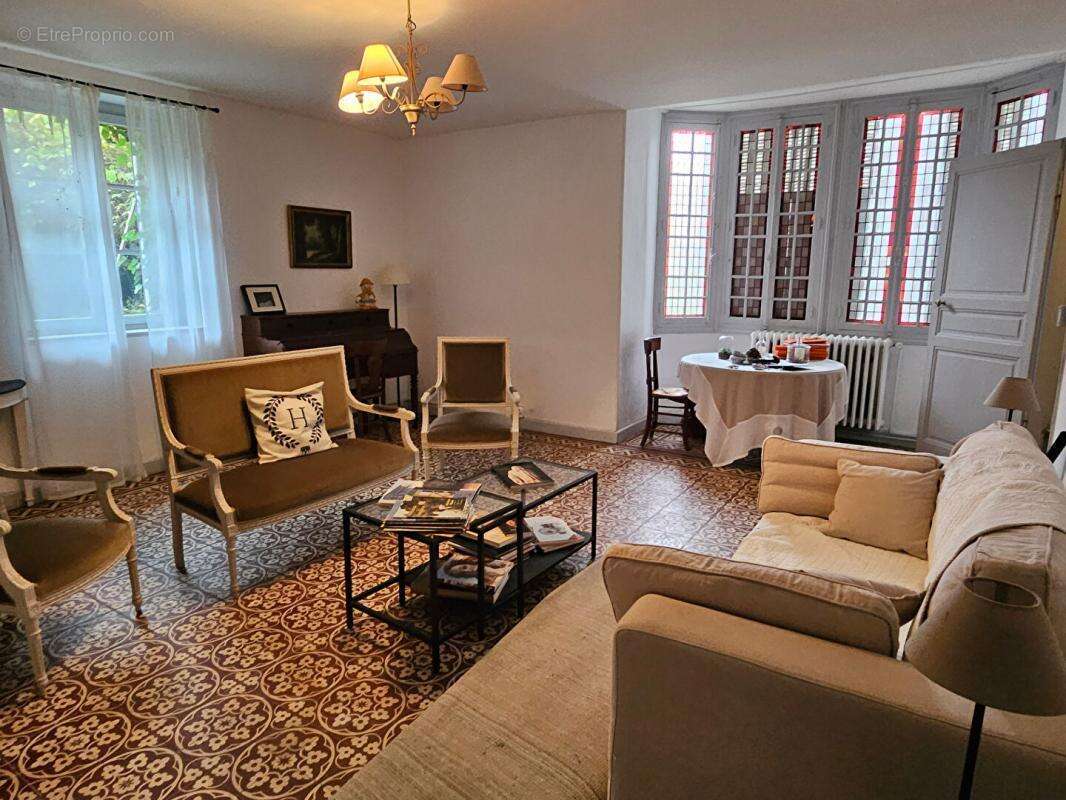 Maison à CHAMPAGNE-SUR-VINGEANNE